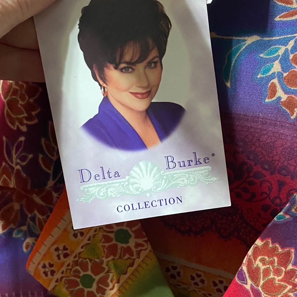 Delta Burke Multicolor Floral vintage button up women’s Blouse - Picture 12 of 16